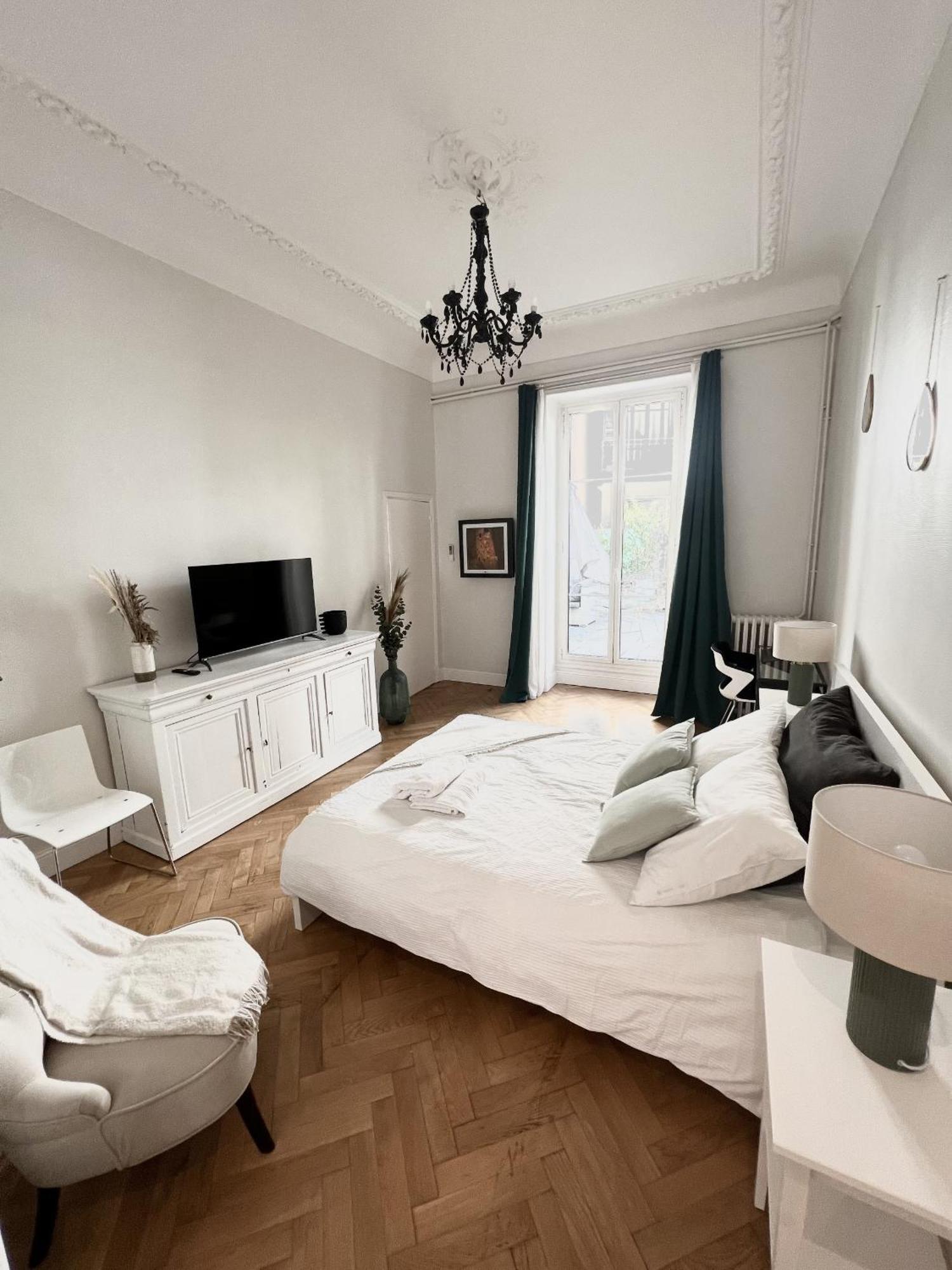 Superbe Appartement De 105 M2, Hyper Centre Avec Terrasse, Parking, A 5 Min De La Mer Nice Exterior photo
